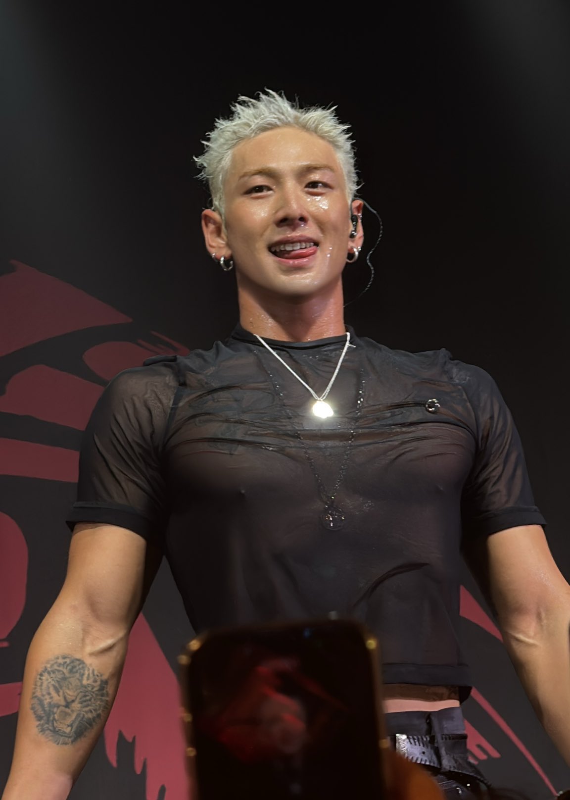 백호의 비하인드 컷