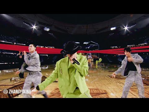 Behind-the-scenes cut of Lay (EXO)