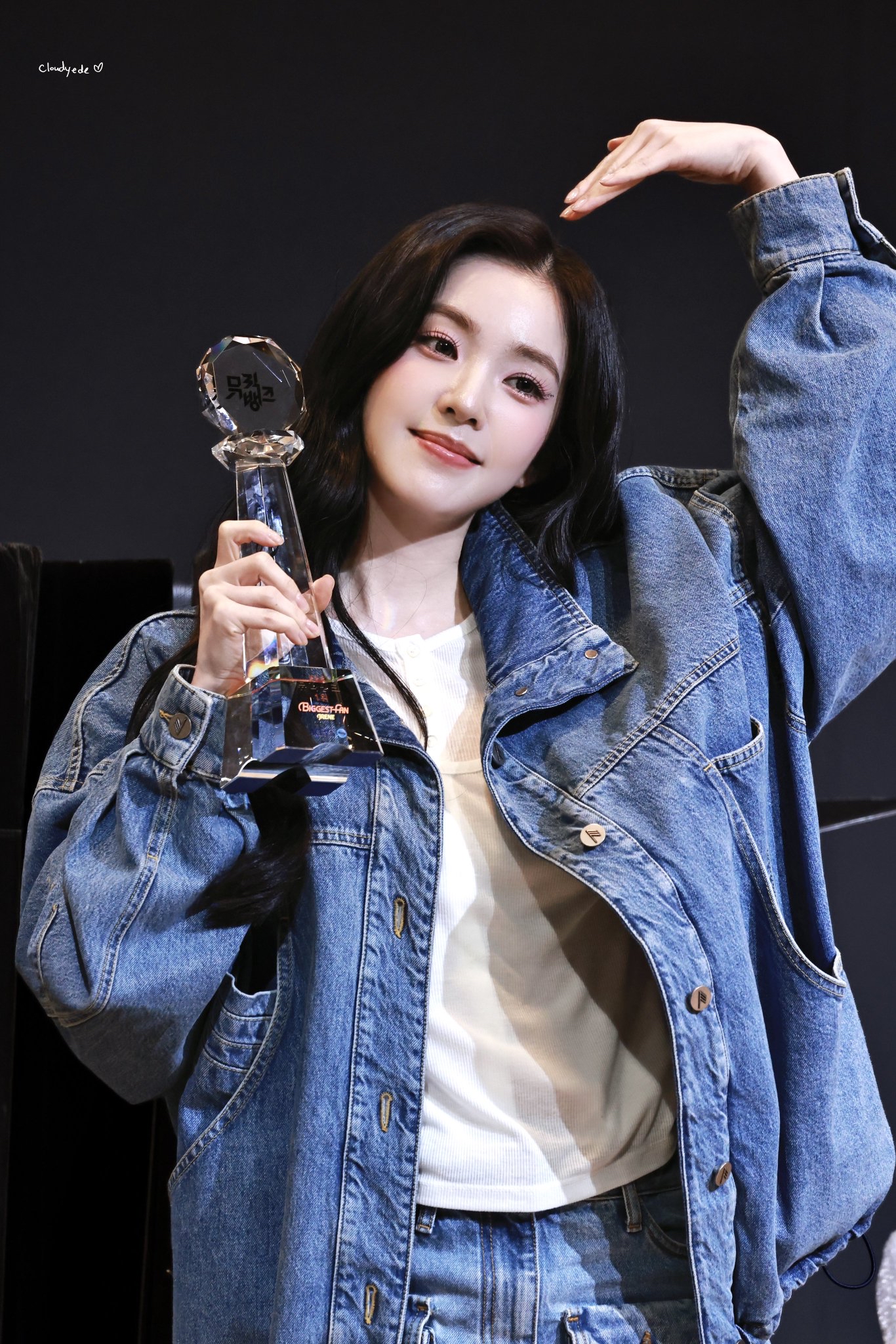 Behind-the-scenes cut of Irene (Red Velvet)