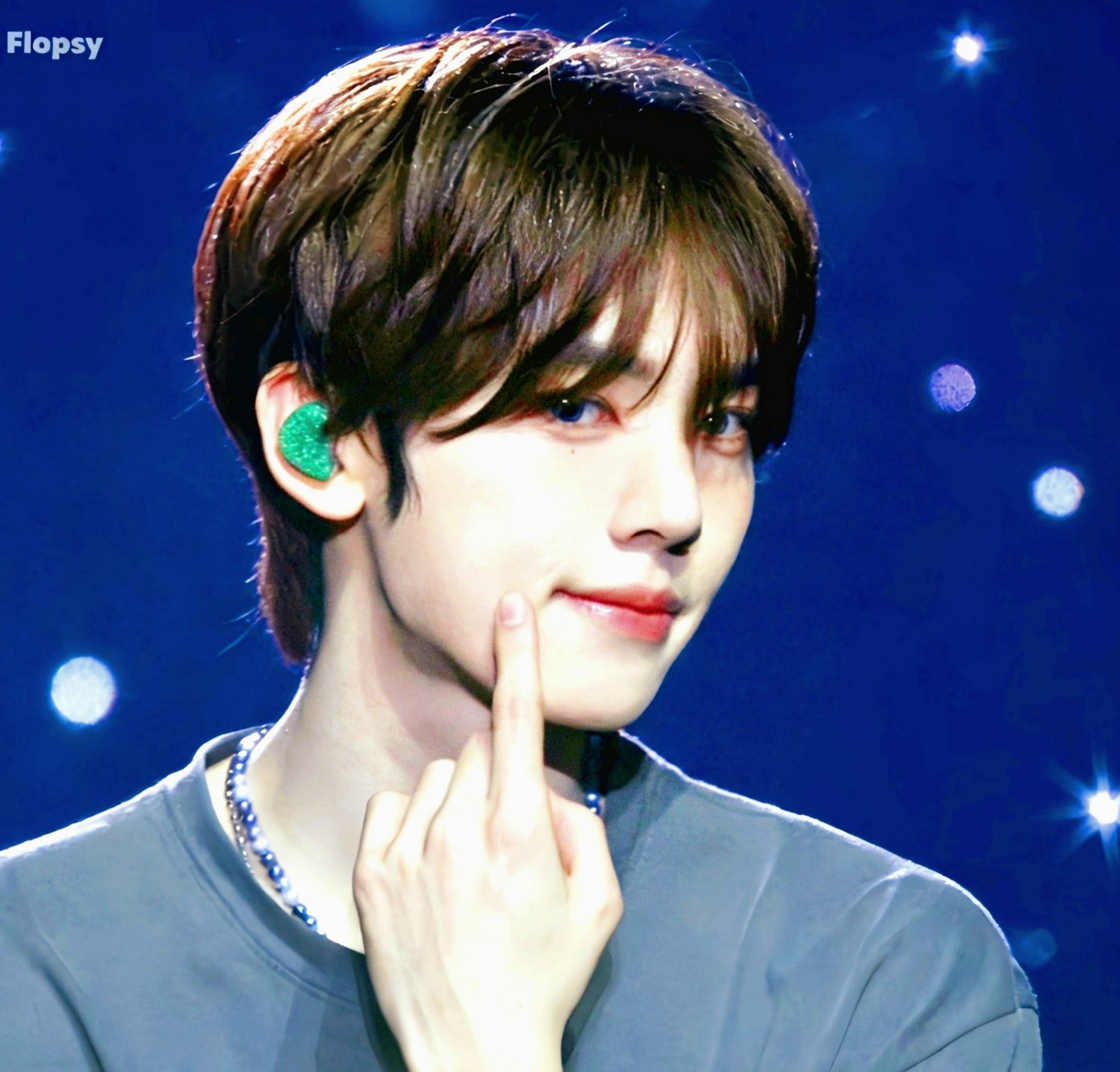 Recent activity shot of Han Yujin (ZEROBASEONE)