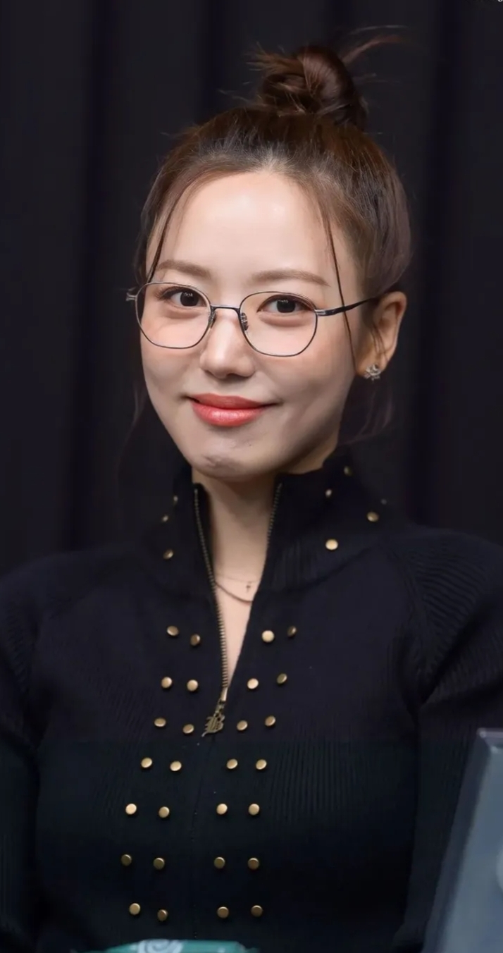 Latest photo of Kim Namjoo (Apink)