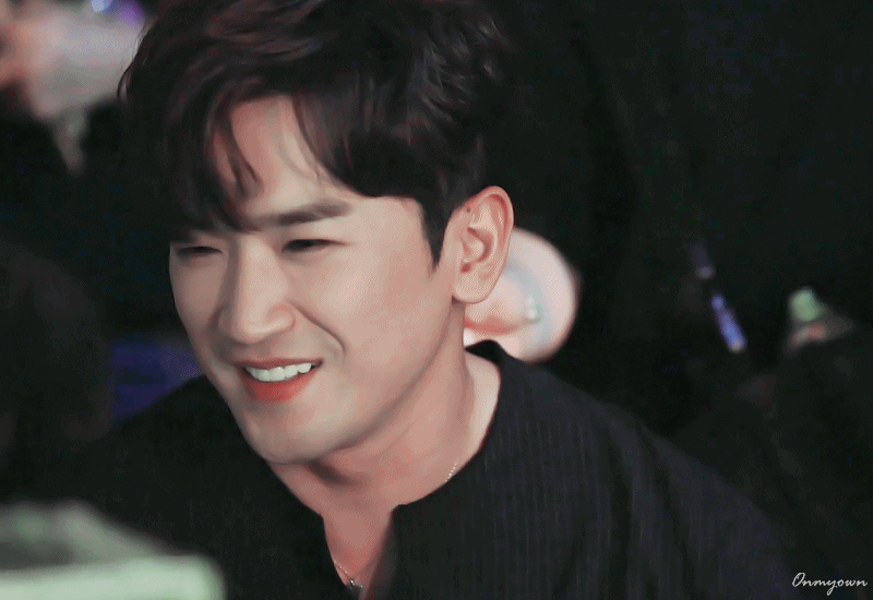 Behind-the-scenes cut of SHINHWA