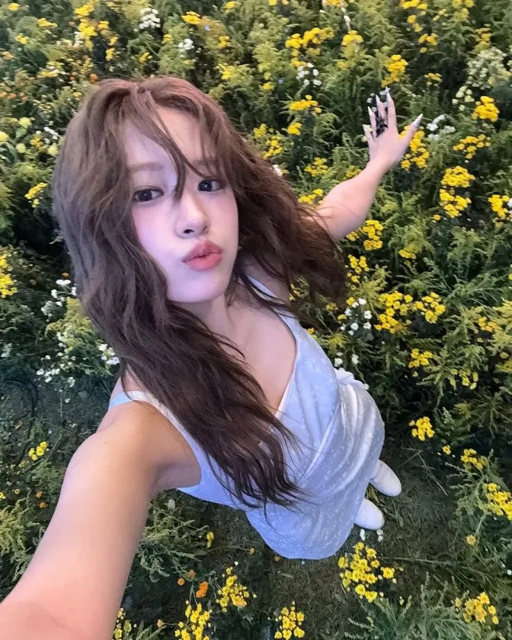 안유진 (IVE) 최근 활동샷