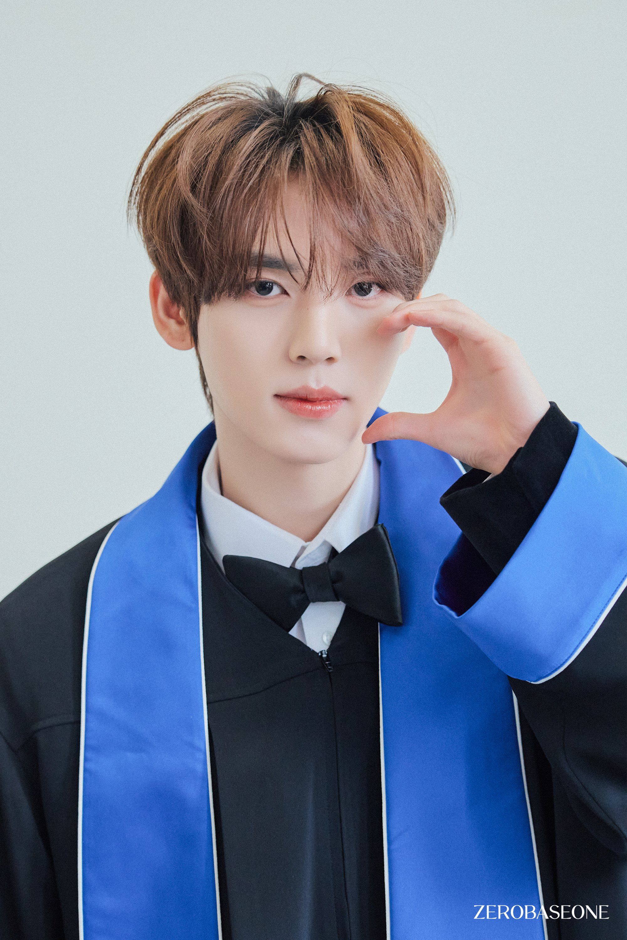 Behind-the-scenes cut of Han Yujin (ZEROBASEONE)