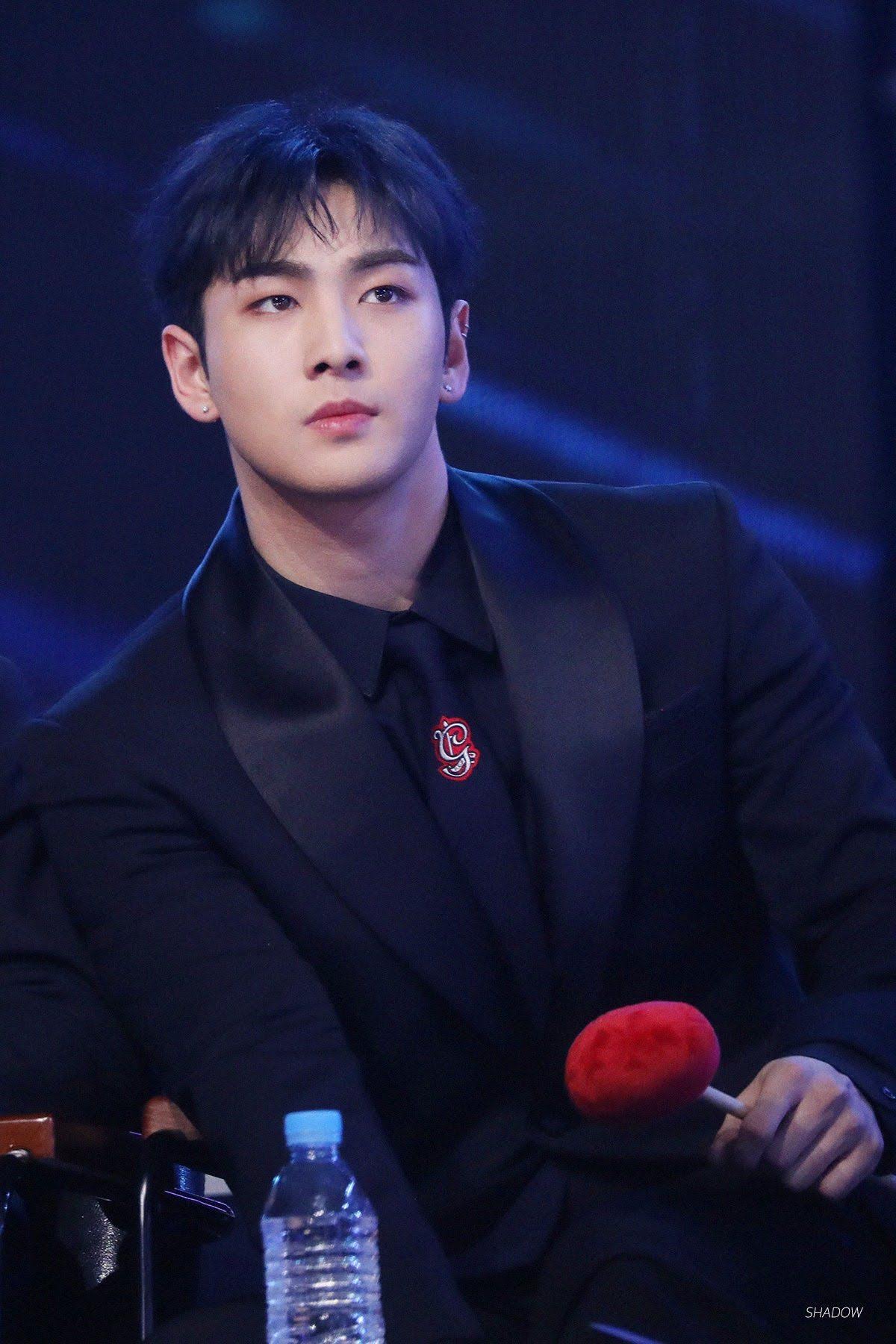 백호 최근 활동샷