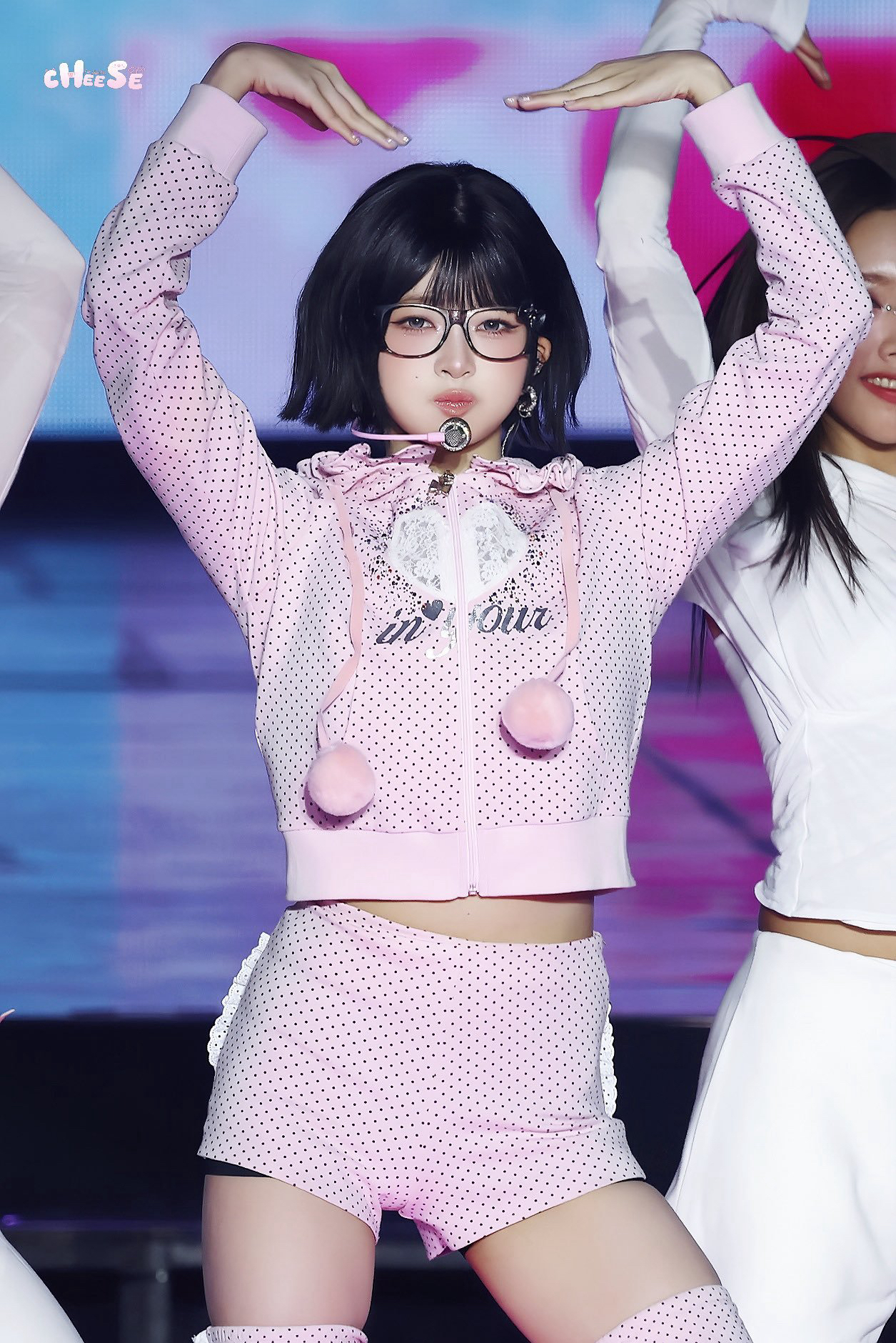 A moment captured by IVE's fan