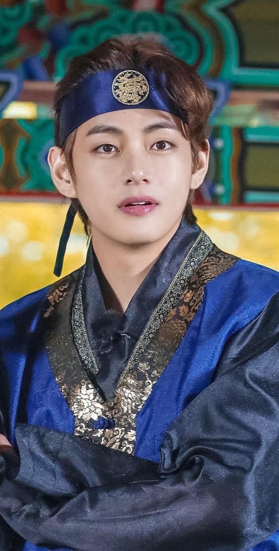 Fandom-recommended wallpaper image of V (BTS)