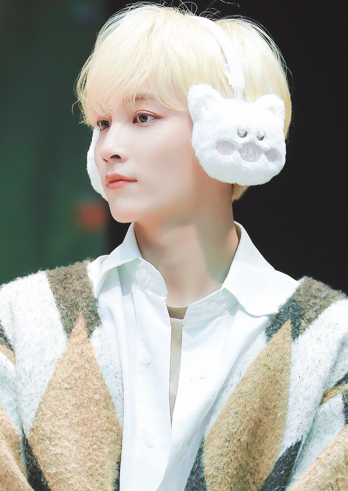 Behind-the-scenes cut of Jeonghan (SEVENTEEN)