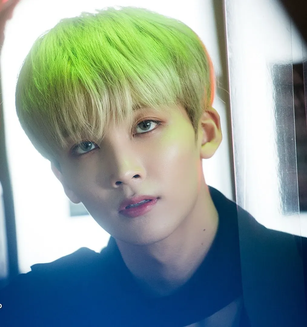 Recent activity shot of Jeonghan (SEVENTEEN)