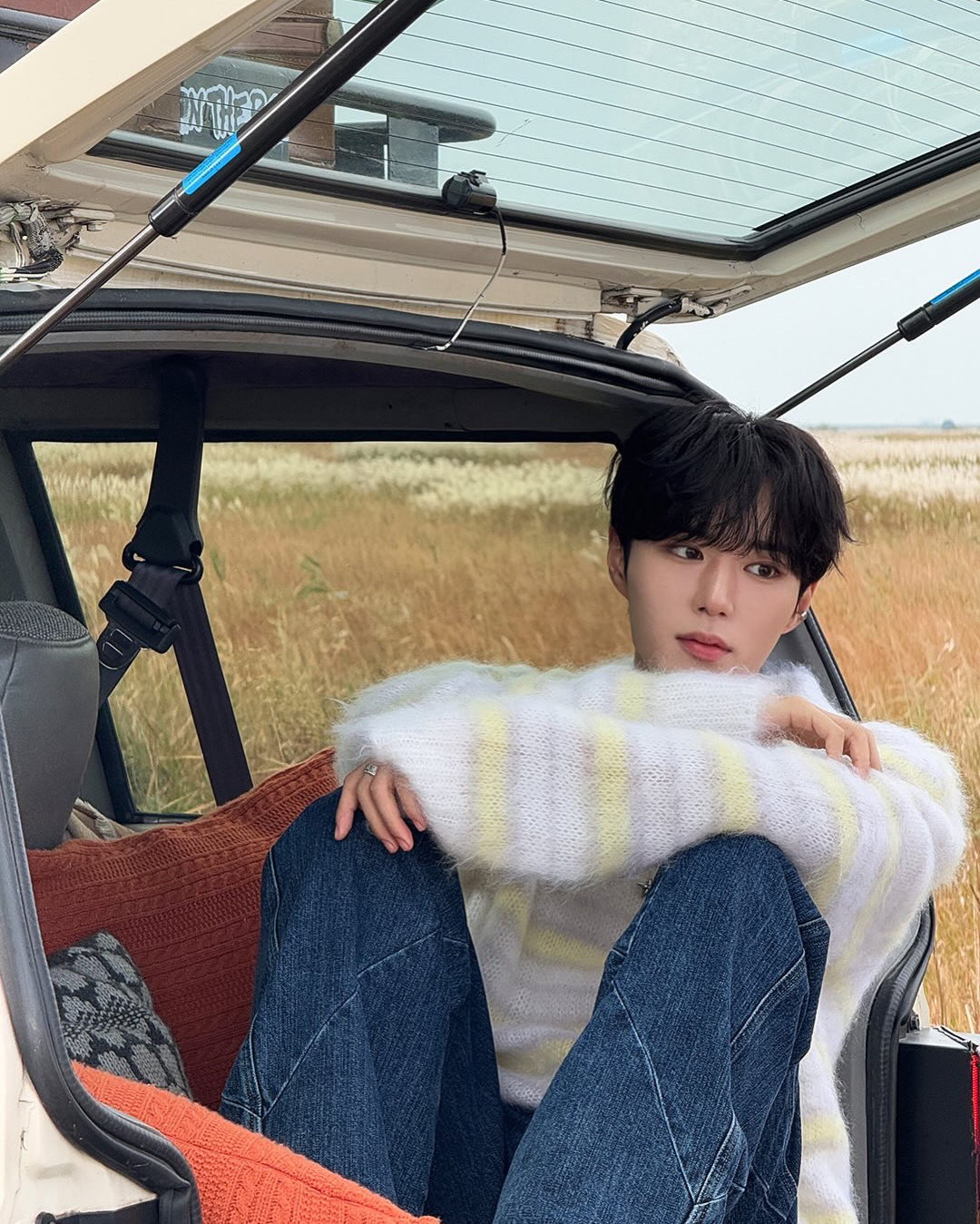 Behind-the-scenes cut of Kim Junseo (ALPHA DRIVE ONE)