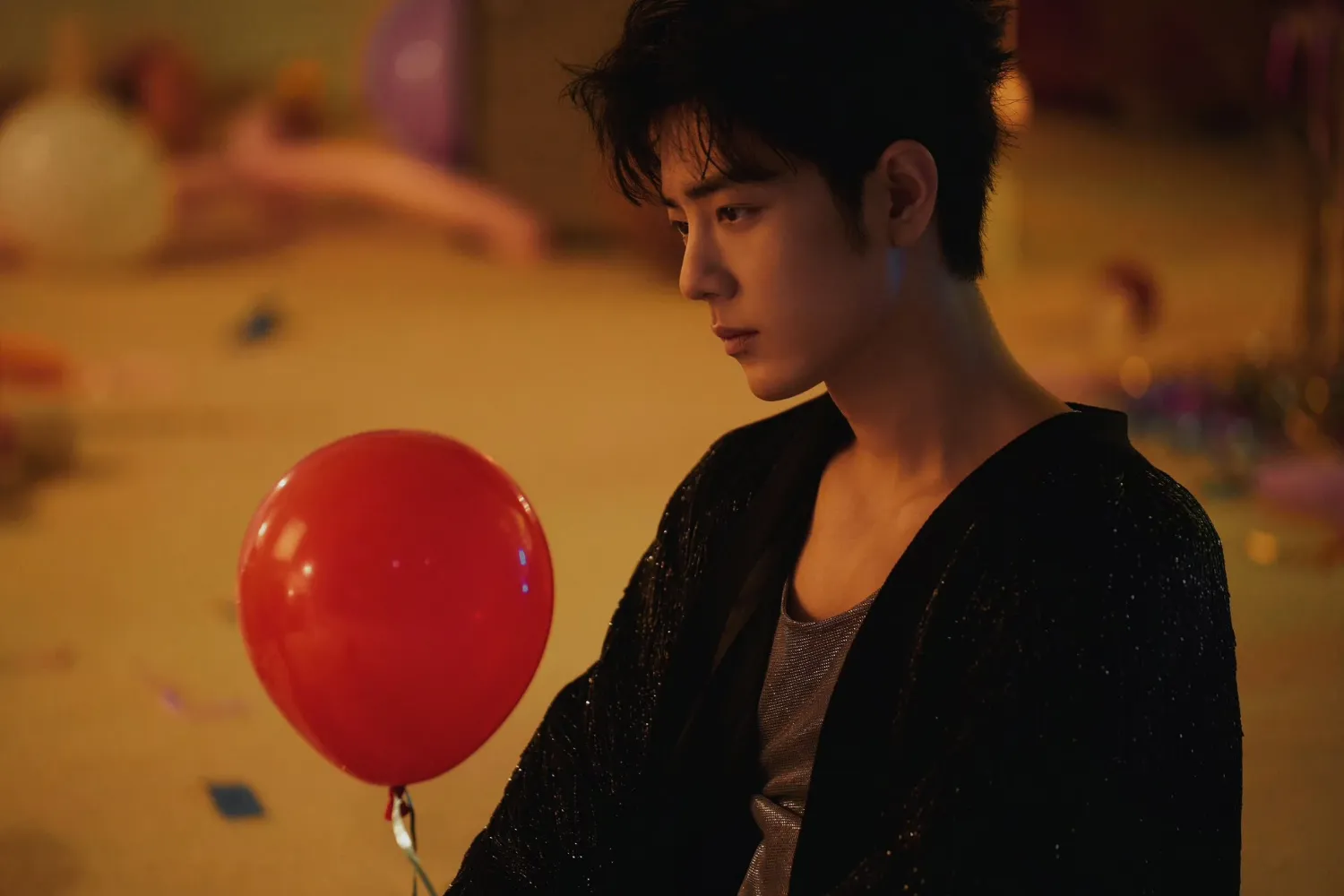 Behind-the-scenes cut of Xiao Zhan