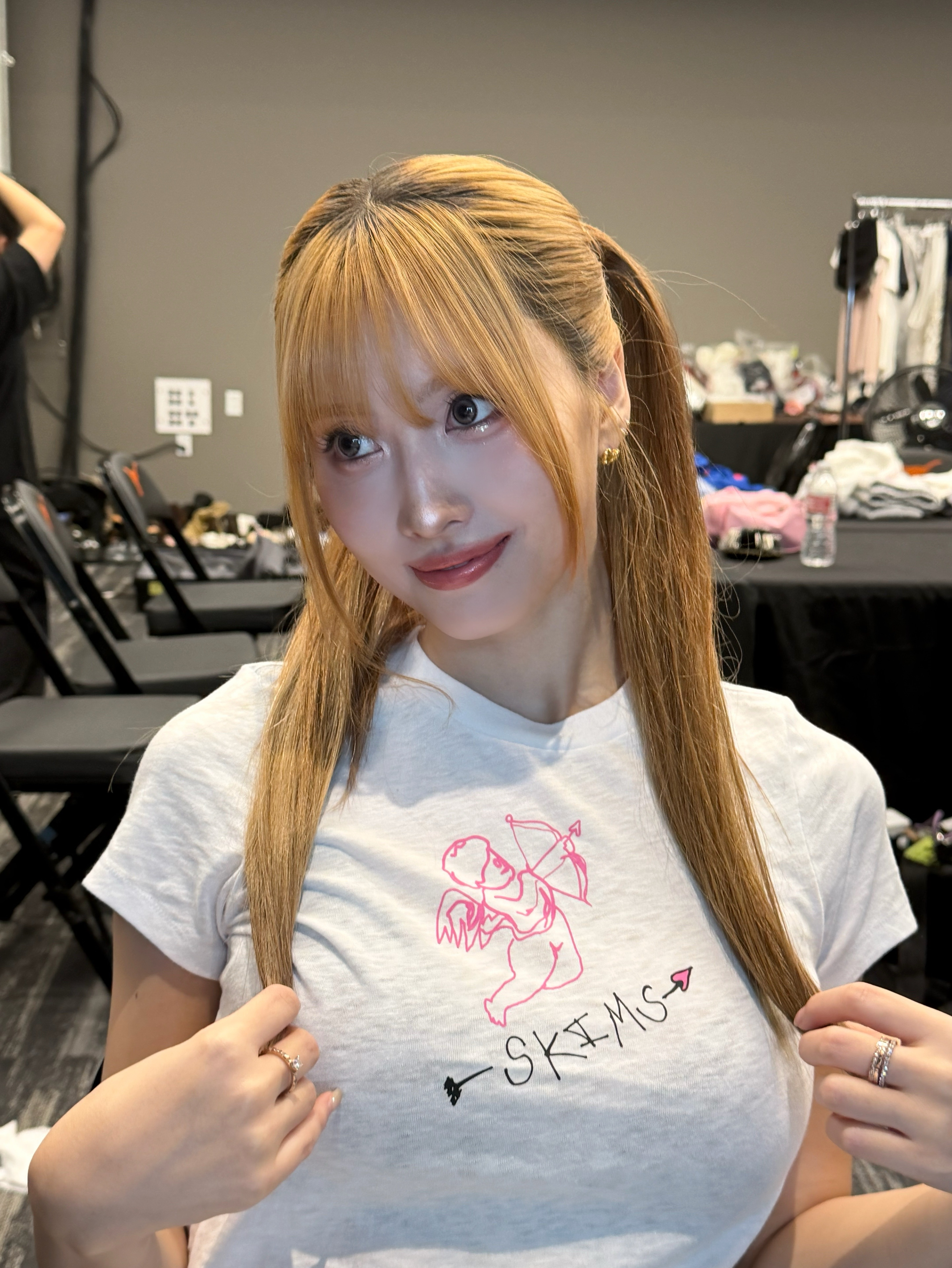 모모 (TWICE)의 비하인드 컷