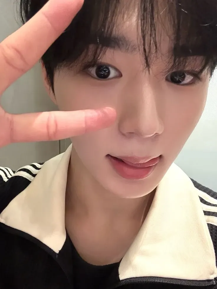 Recent activity shot of Kim Junseo (ALPHA DRIVE ONE)