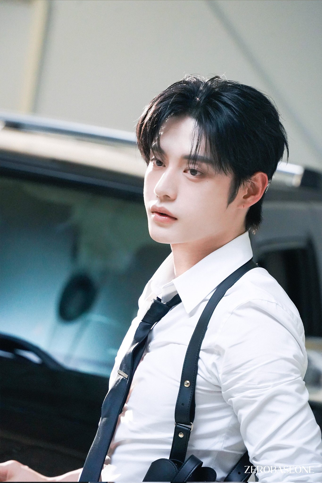 Potret di balik layar Kim Jiwoong (ZEROBASEONE)