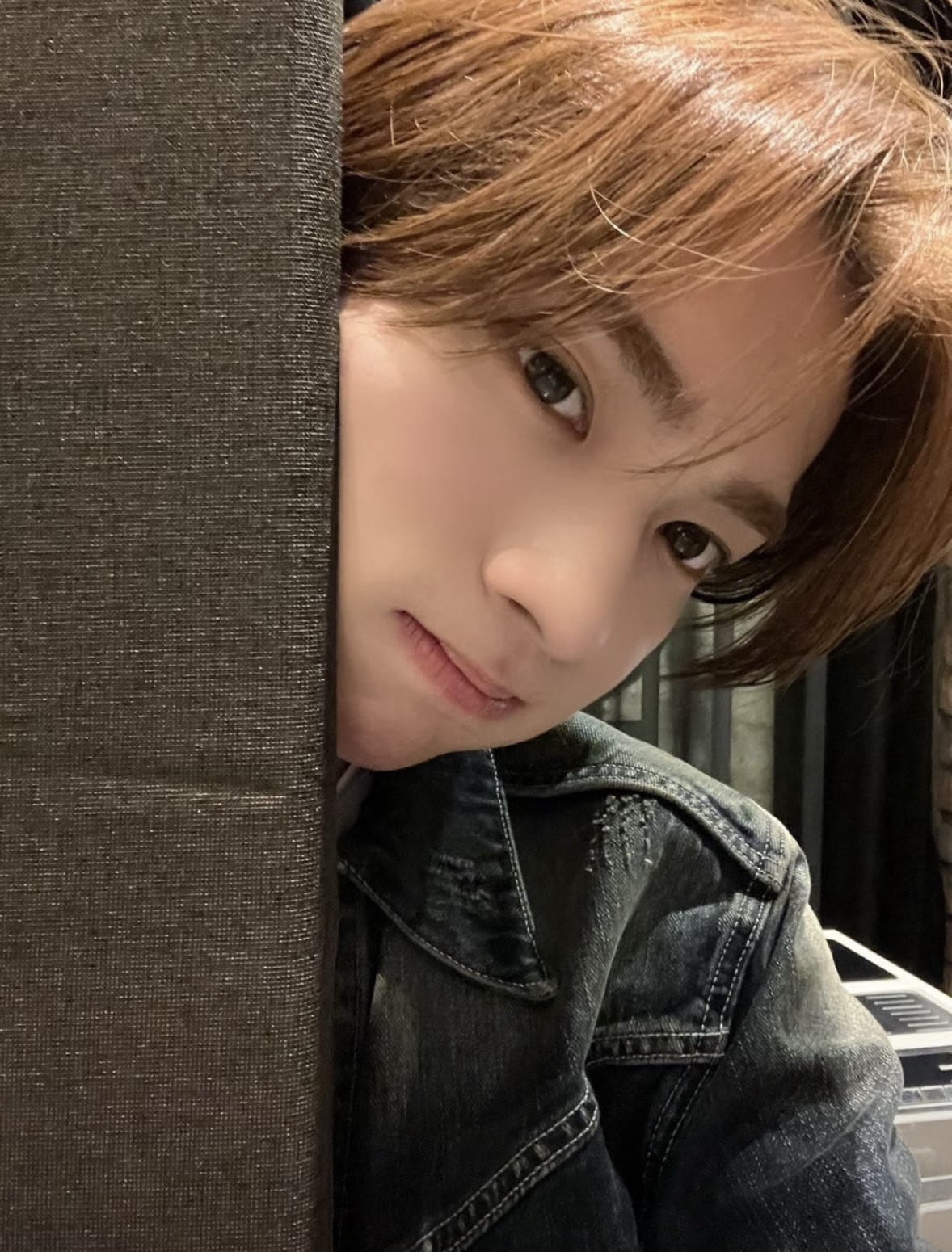 Behind-the-scenes cut of Jinbeom (WHIB)