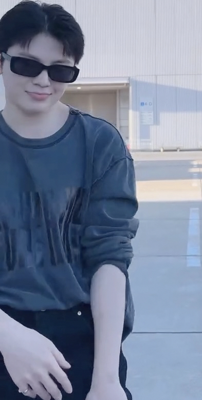 Fandom-recommended wallpaper image of Woozi (SEVENTEEN)