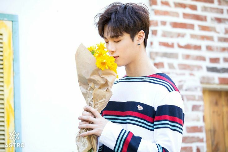 Latest photo of Moonbin (ASTRO)