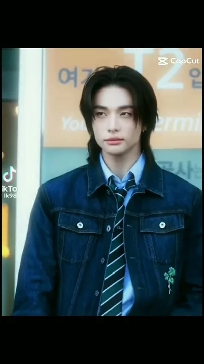 Fan-made special wallpaper for Hyunjin (Stray Kids)