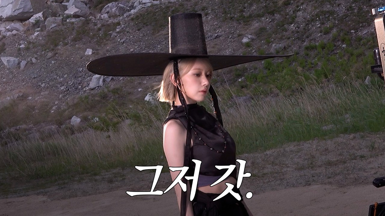 Behind-the-scenes cut of LE SSERAFIM