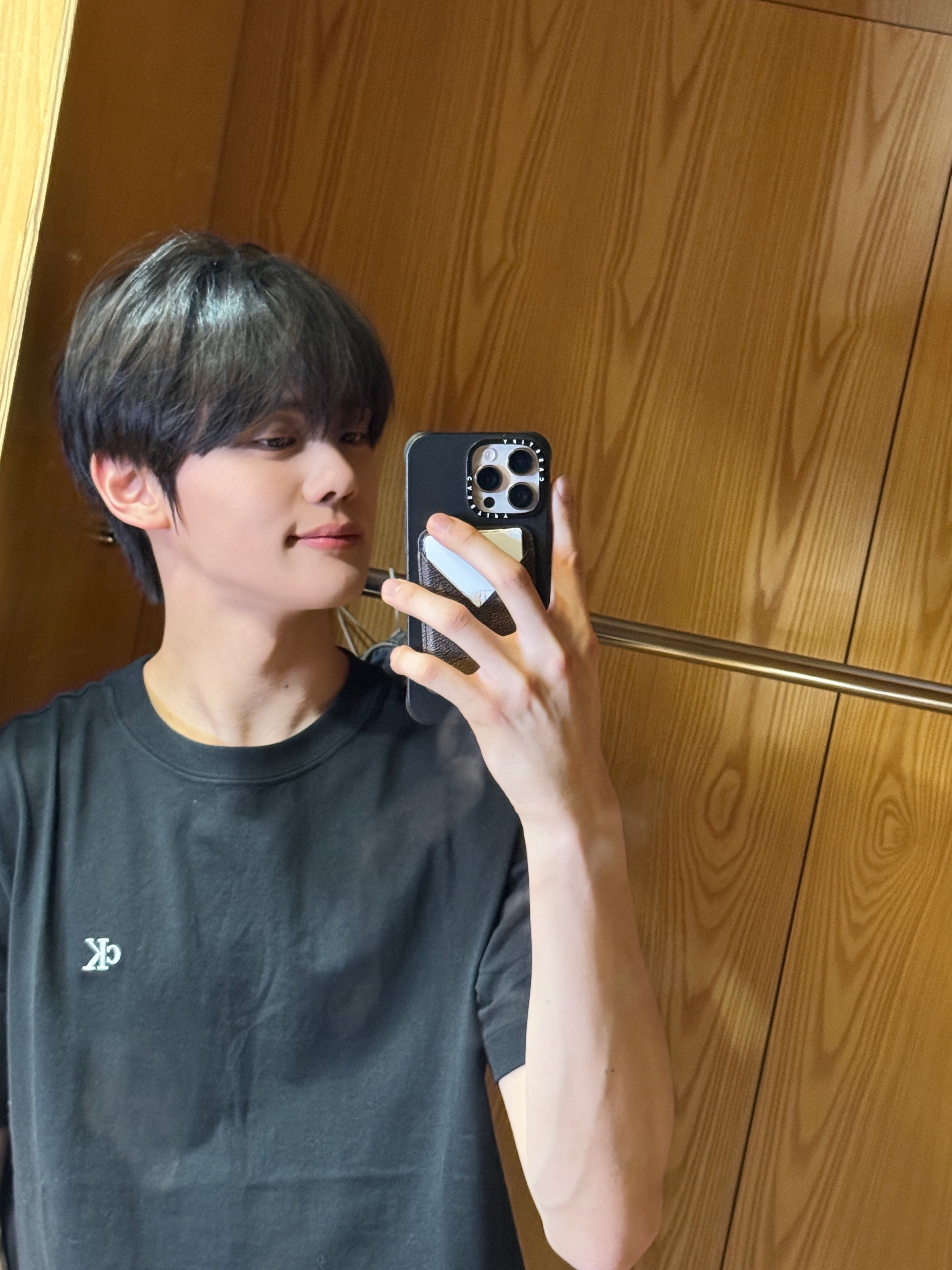 Behind-the-scenes cut of Kim Gyuvin (ZEROBASEONE)