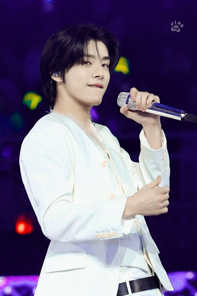 A moment captured by Jake (ENHYPEN)'s fan