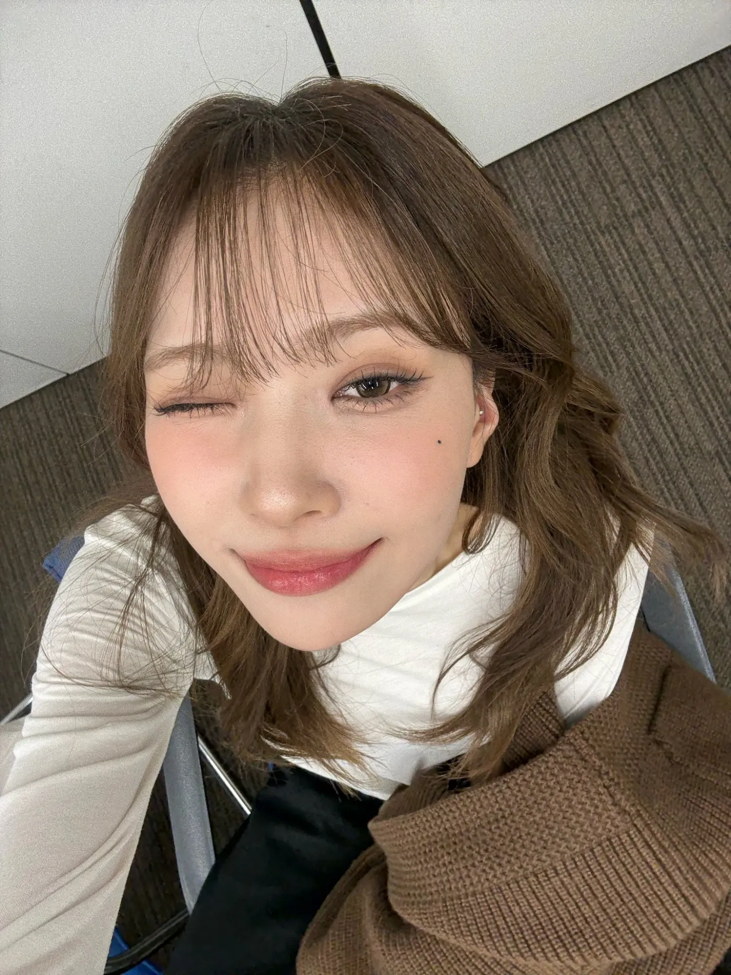 Behind-the-scenes cut of Mayuka (NiziU)