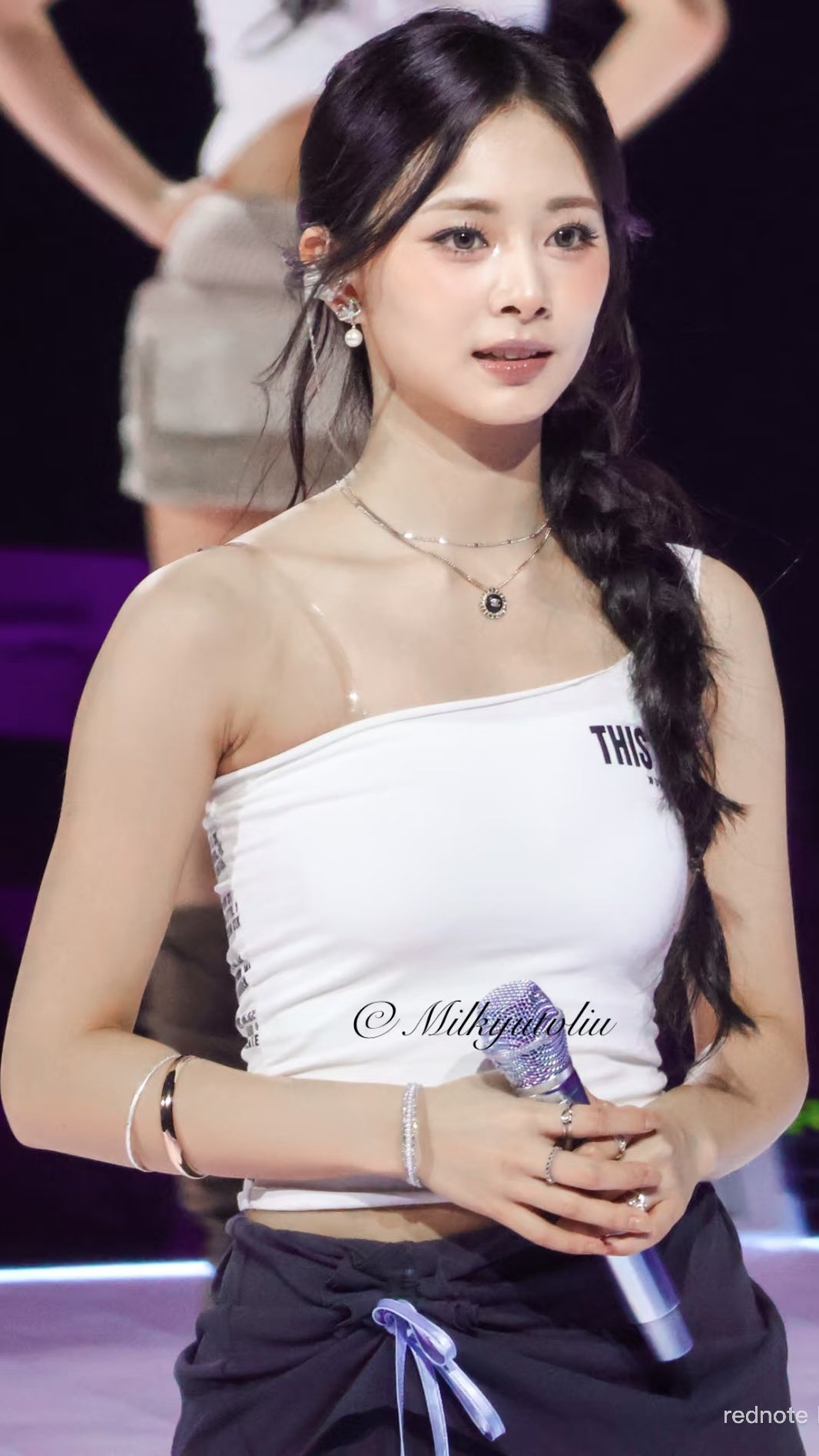 Today's most popular wallpaper in the Tzuyu (TWICE) community