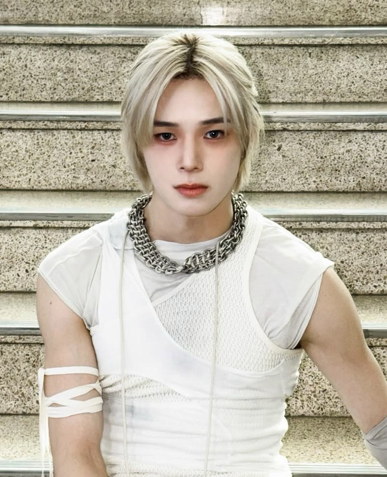 Behind-the-scenes cut of K (&TEAM)