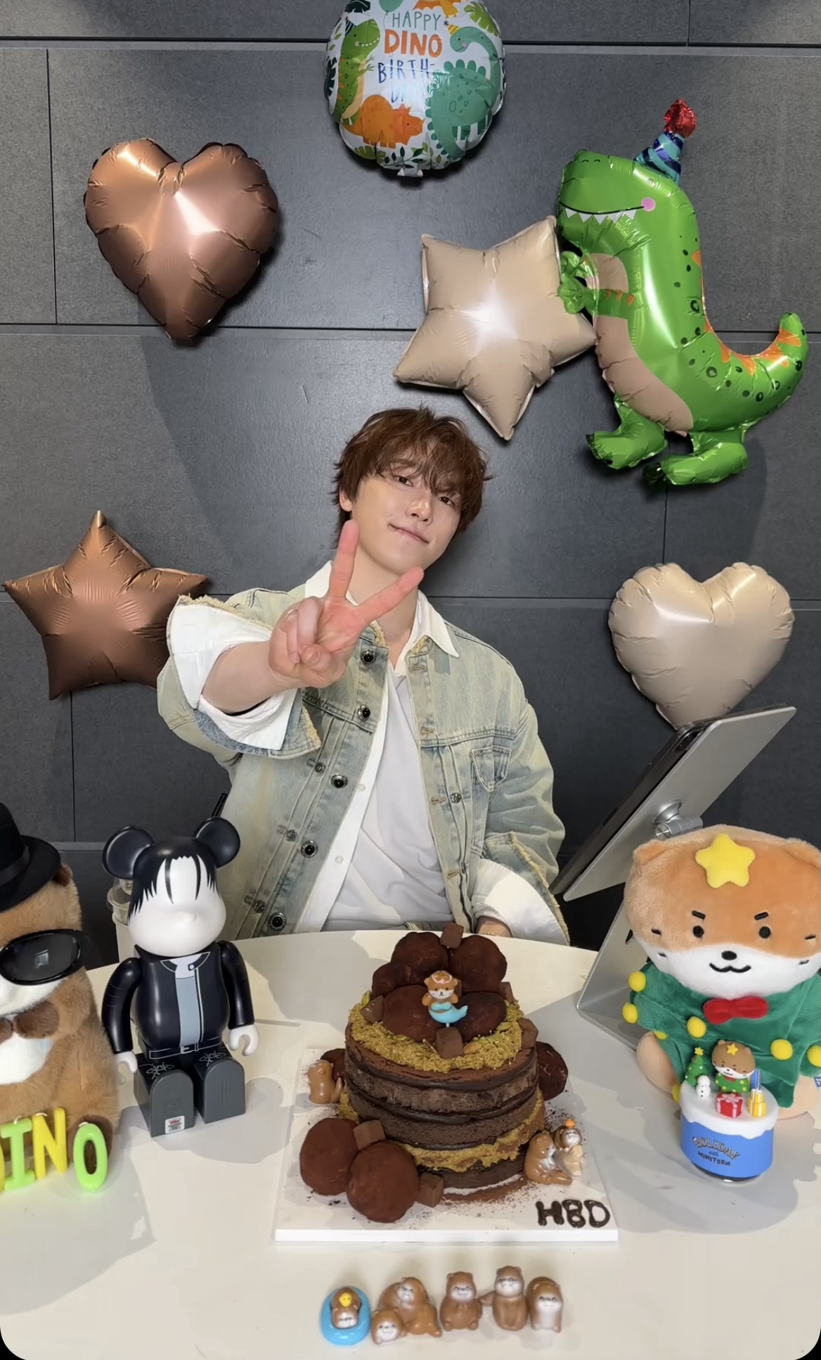 A moment captured by Dino (SEVENTEEN)'s fan