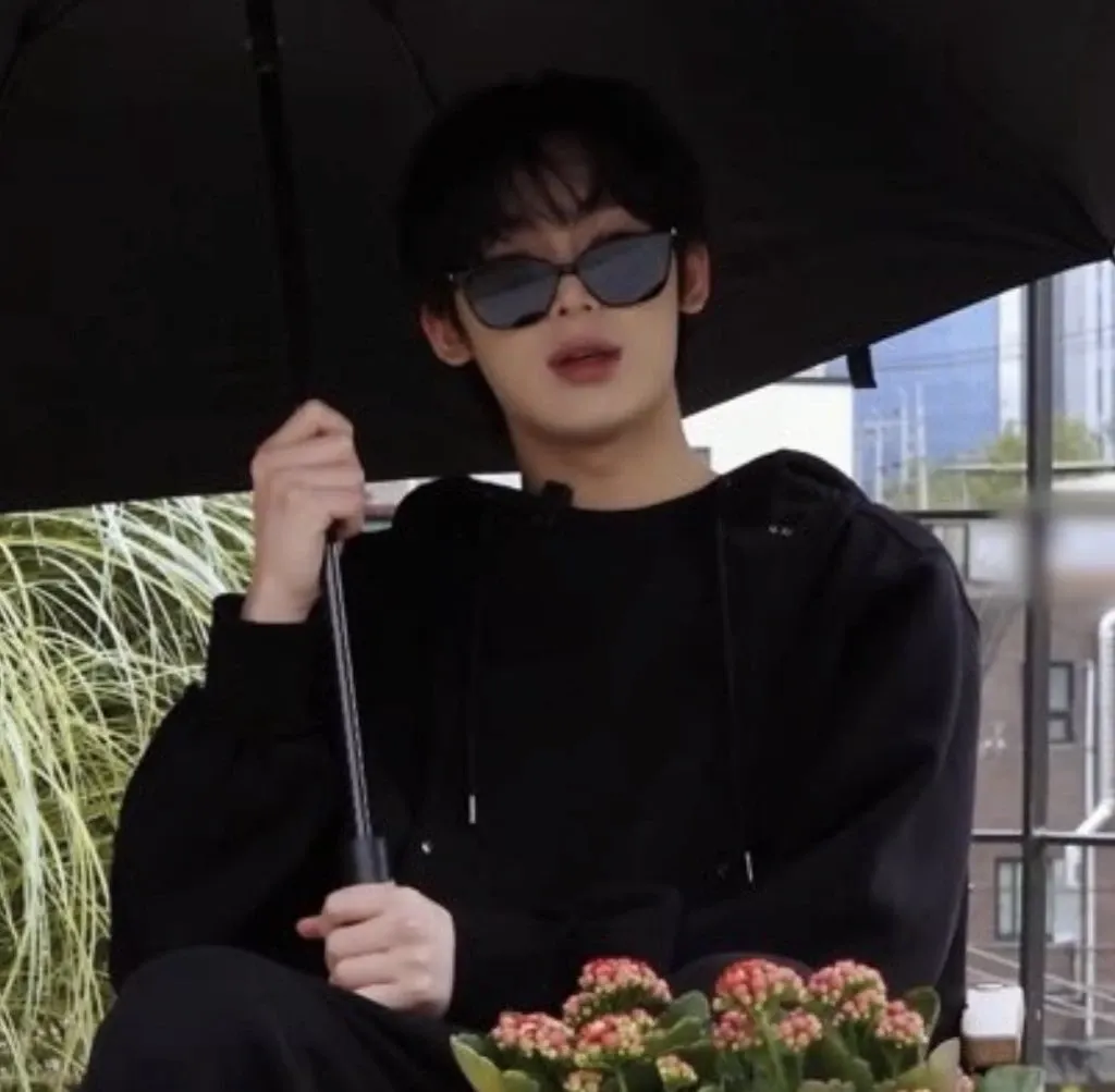 Recent activity shot of Sunoo (ENHYPEN)