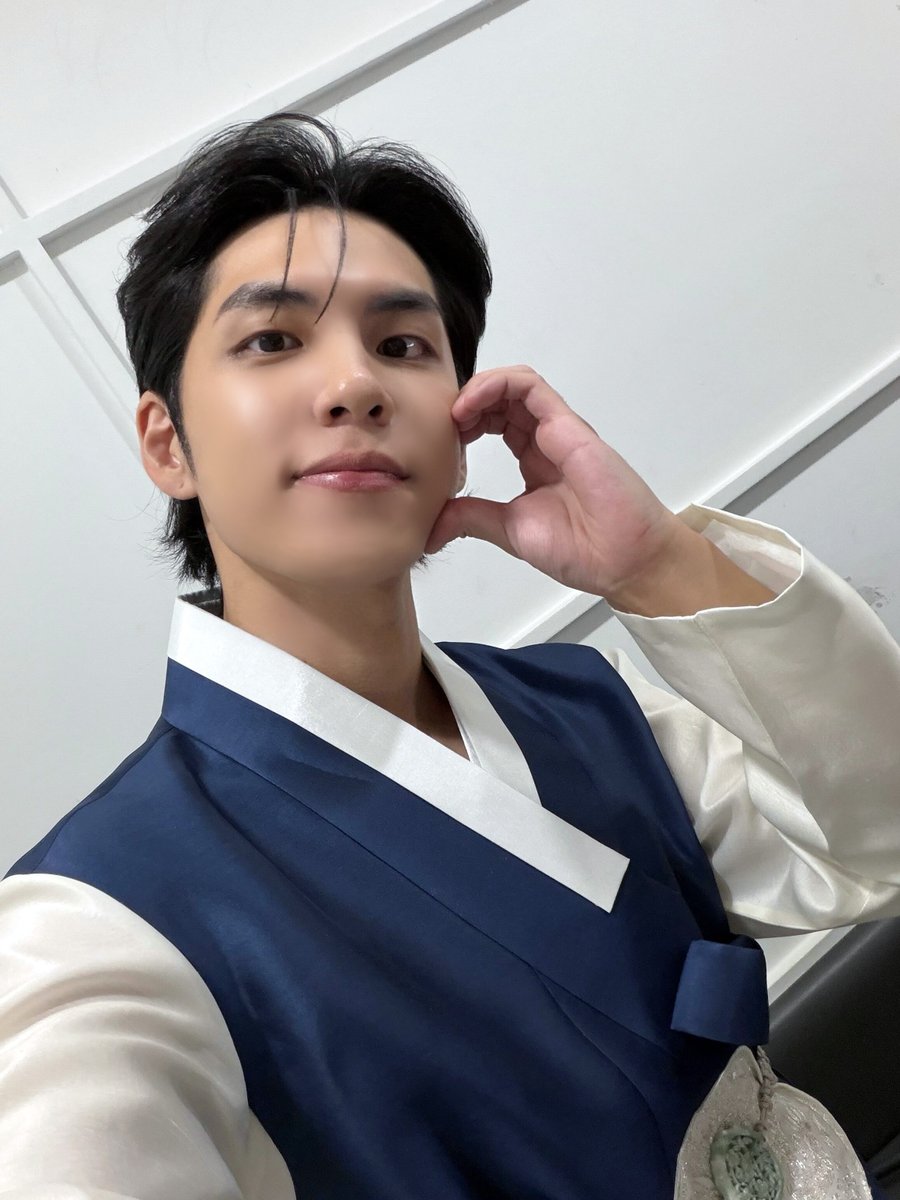 A moment captured by DAY6's fan