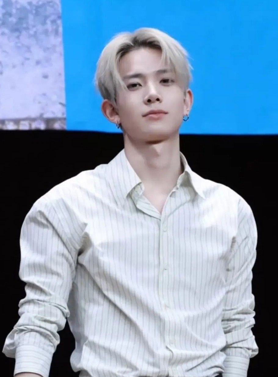 Recent activity shot of Heeseung (ENHYPEN)