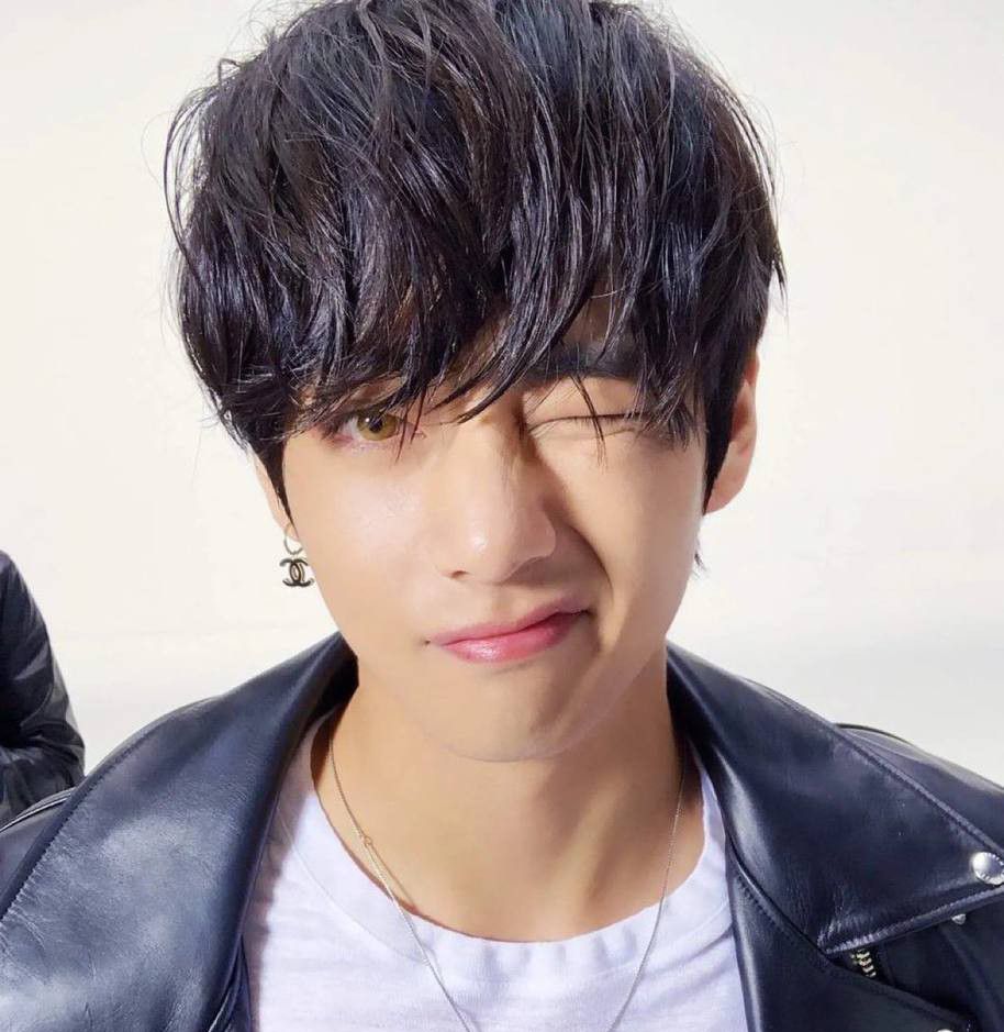 Latest photo of V (BTS)