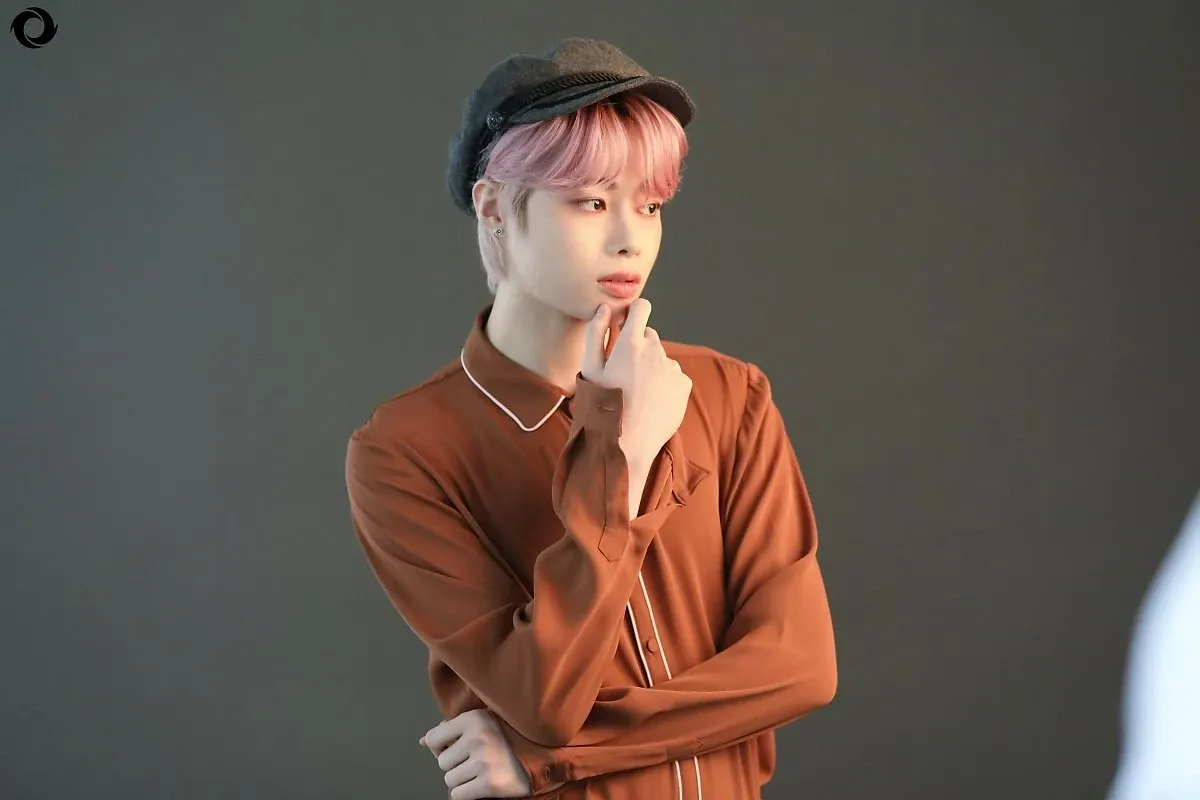 Behind-the-scenes cut of Hanbin (TEMPEST)