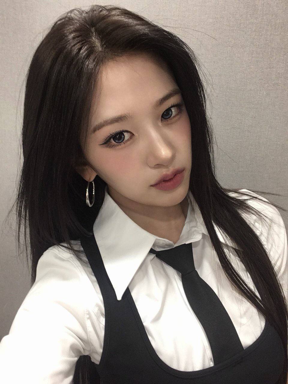 Latest photo of An Yujin (IVE)