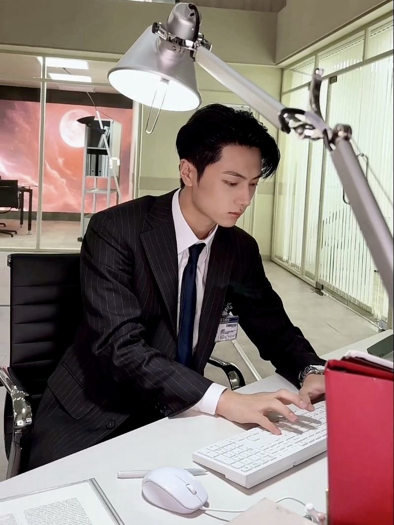 Latest photo of Jay (ENHYPEN)