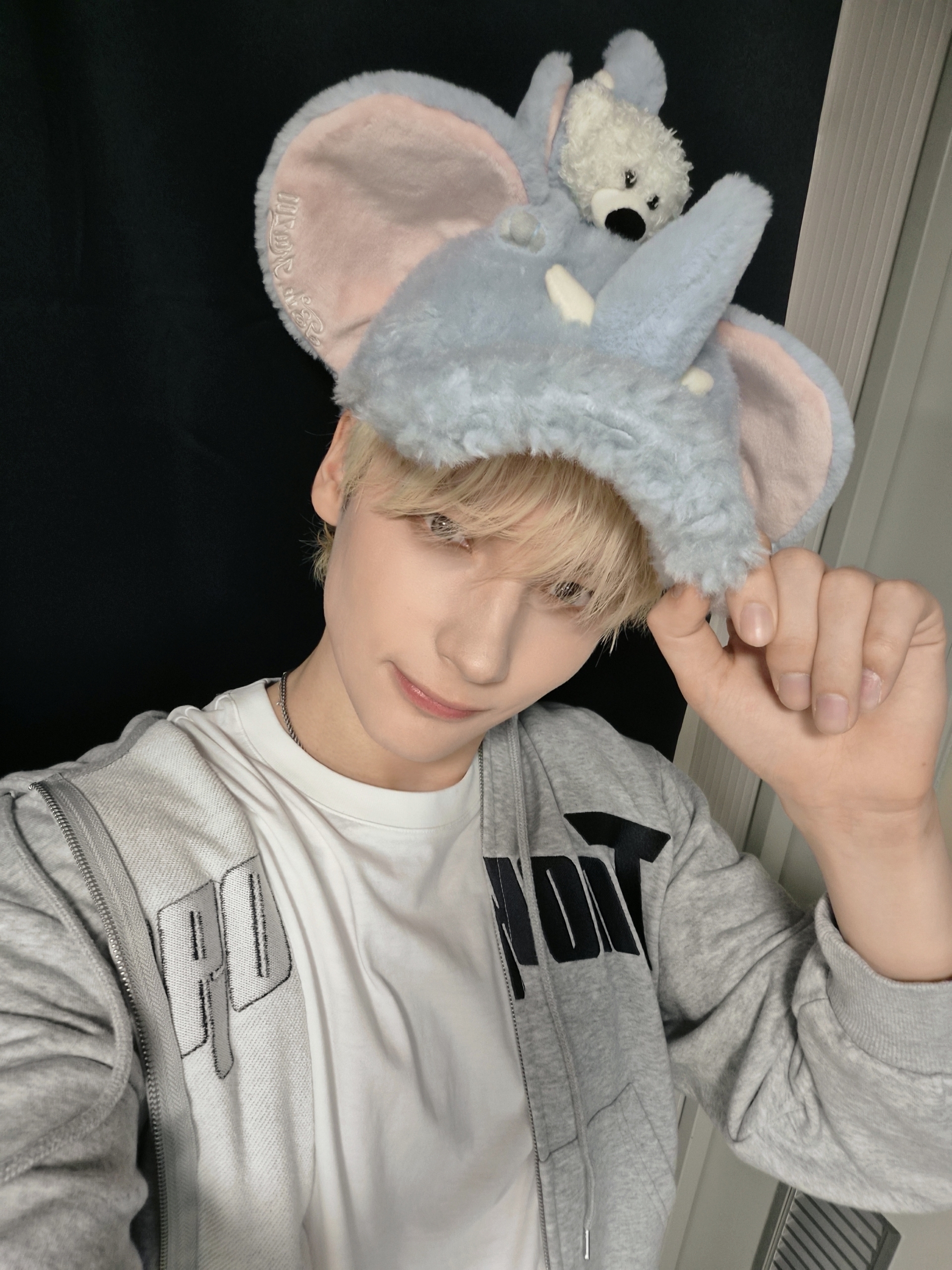 Behind-the-scenes cut of HueningKai (TOMORROW X TOGETHER)