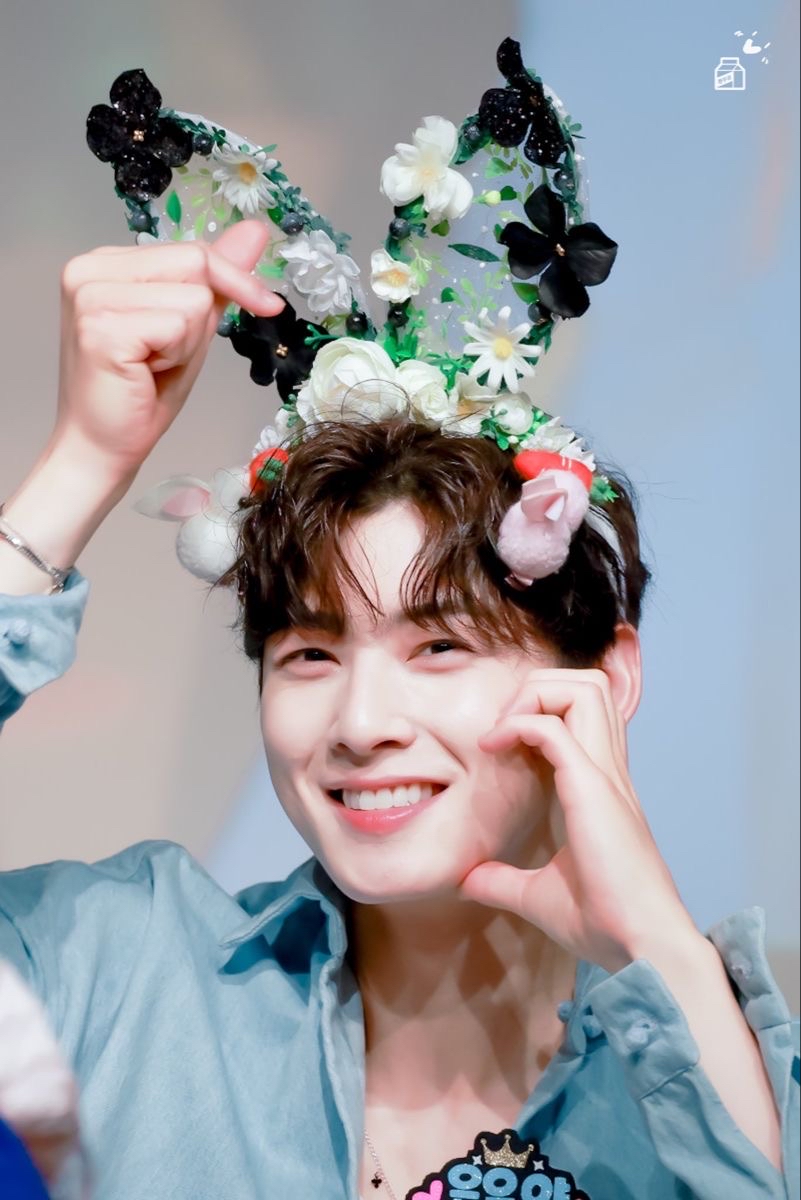 Recent activity shot of Eunwoo (ASTRO)