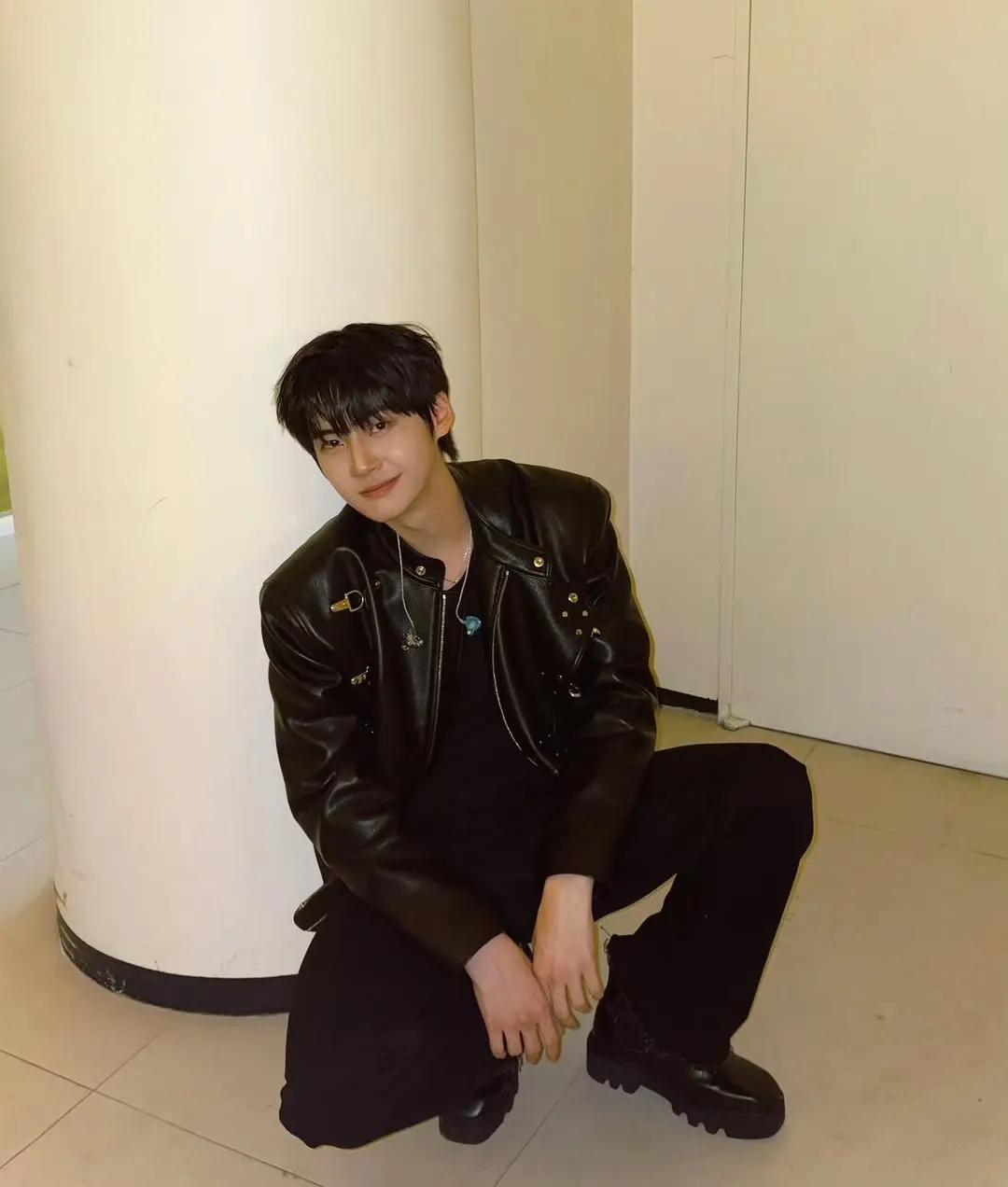 Behind-the-scenes cut of Lee Jinhyuk