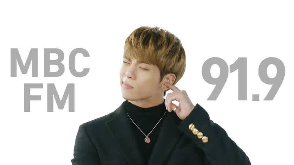 A moment captured by Jonghyun (SHINee)'s fan