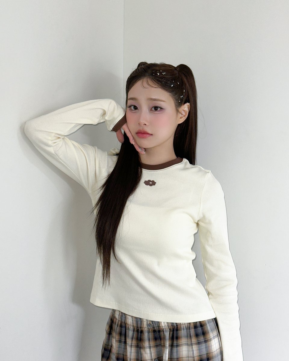 Behind-the-scenes cut of Chuu