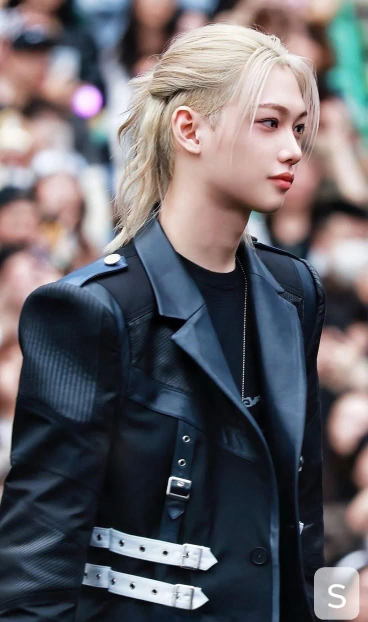 Latest photo of Felix (Stray Kids)