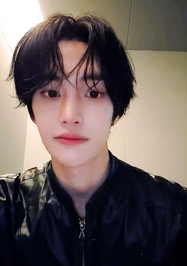 Latest photo of Wonbin (RIIZE)
