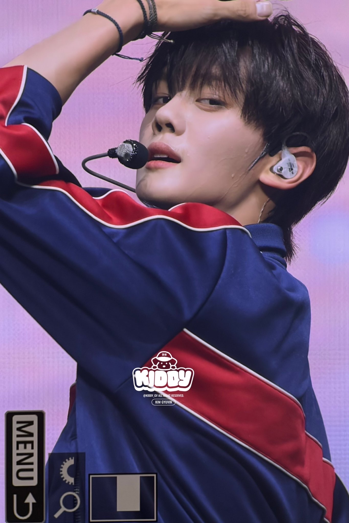 A moment captured by Kim Gyuvin (AND2BLE)'s fan