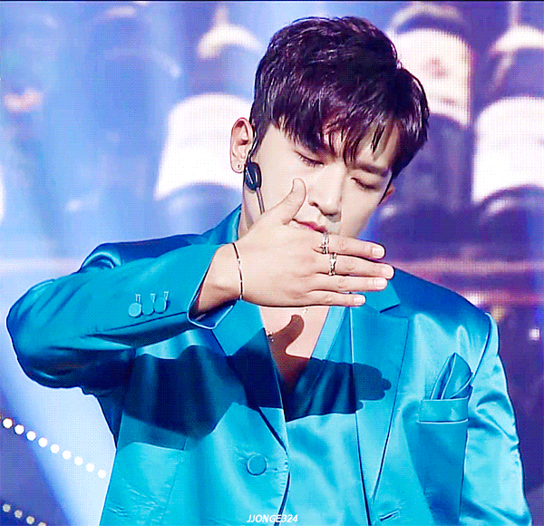 Behind-the-scenes cut of SHINHWA