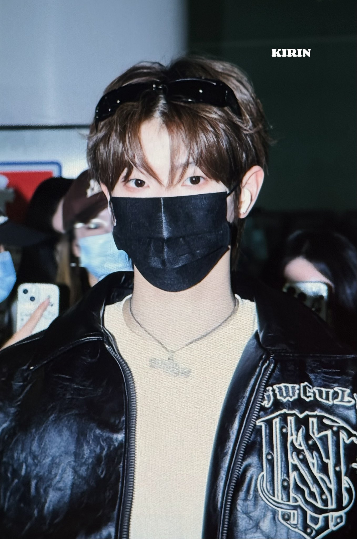 Behind-the-scenes cut of Chen Kaiwen