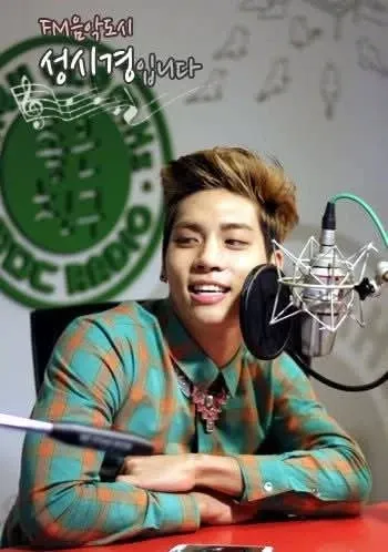 A moment captured by Jonghyun (SHINee)'s fan