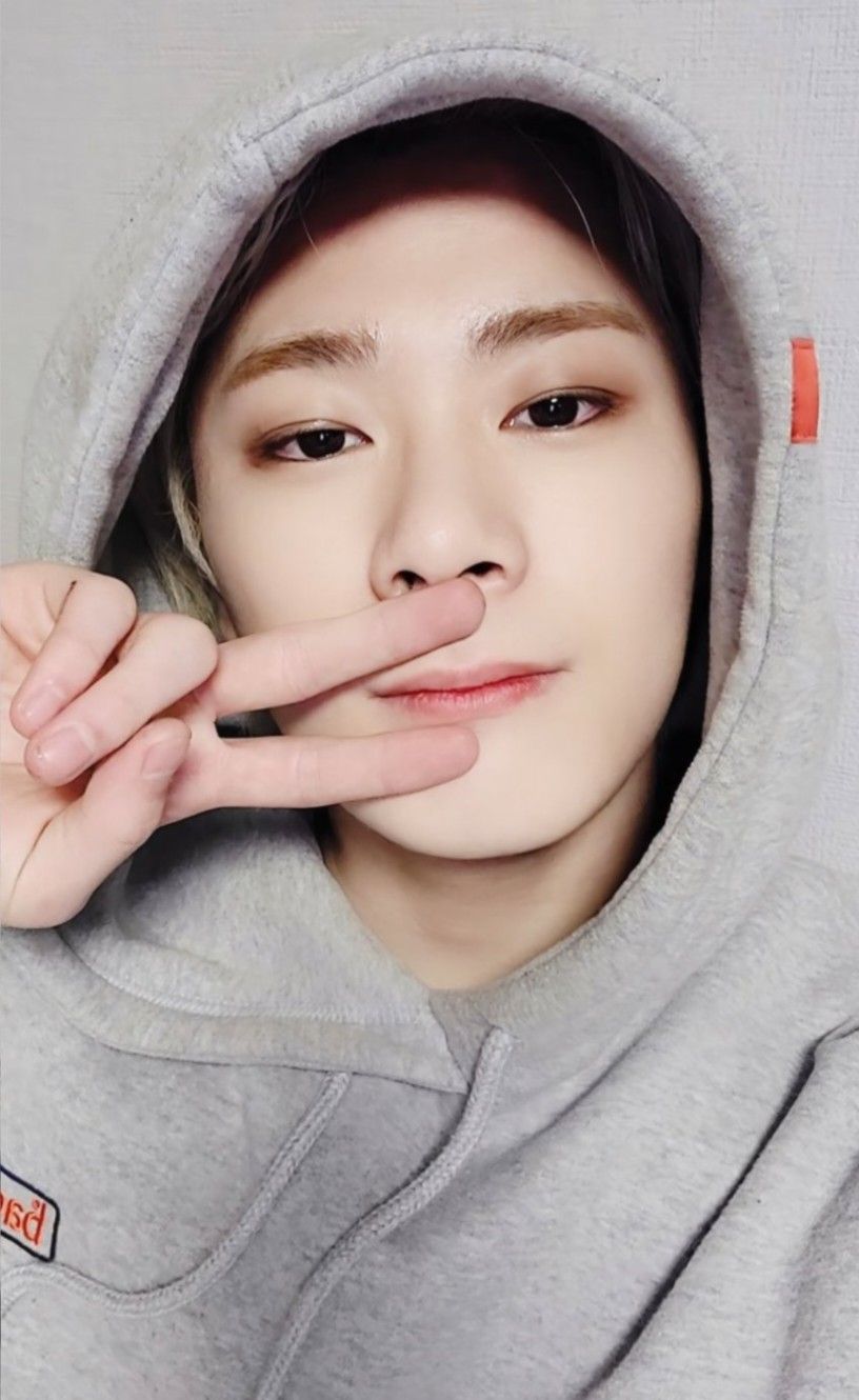 Latest photo of Moonbin (ASTRO)