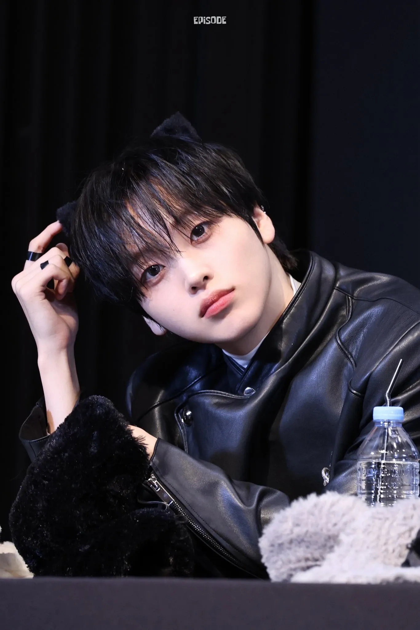 Behind-the-scenes cut of Hyeongjun (CRAVITY)