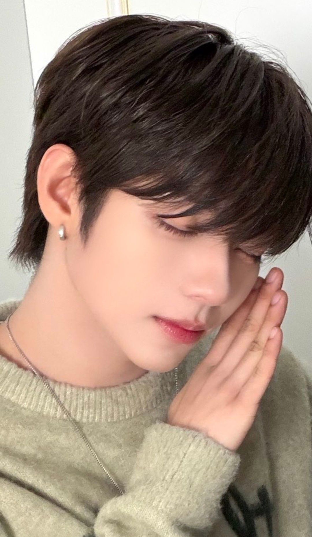 Behind-the-scenes cut of JL (AHOF)